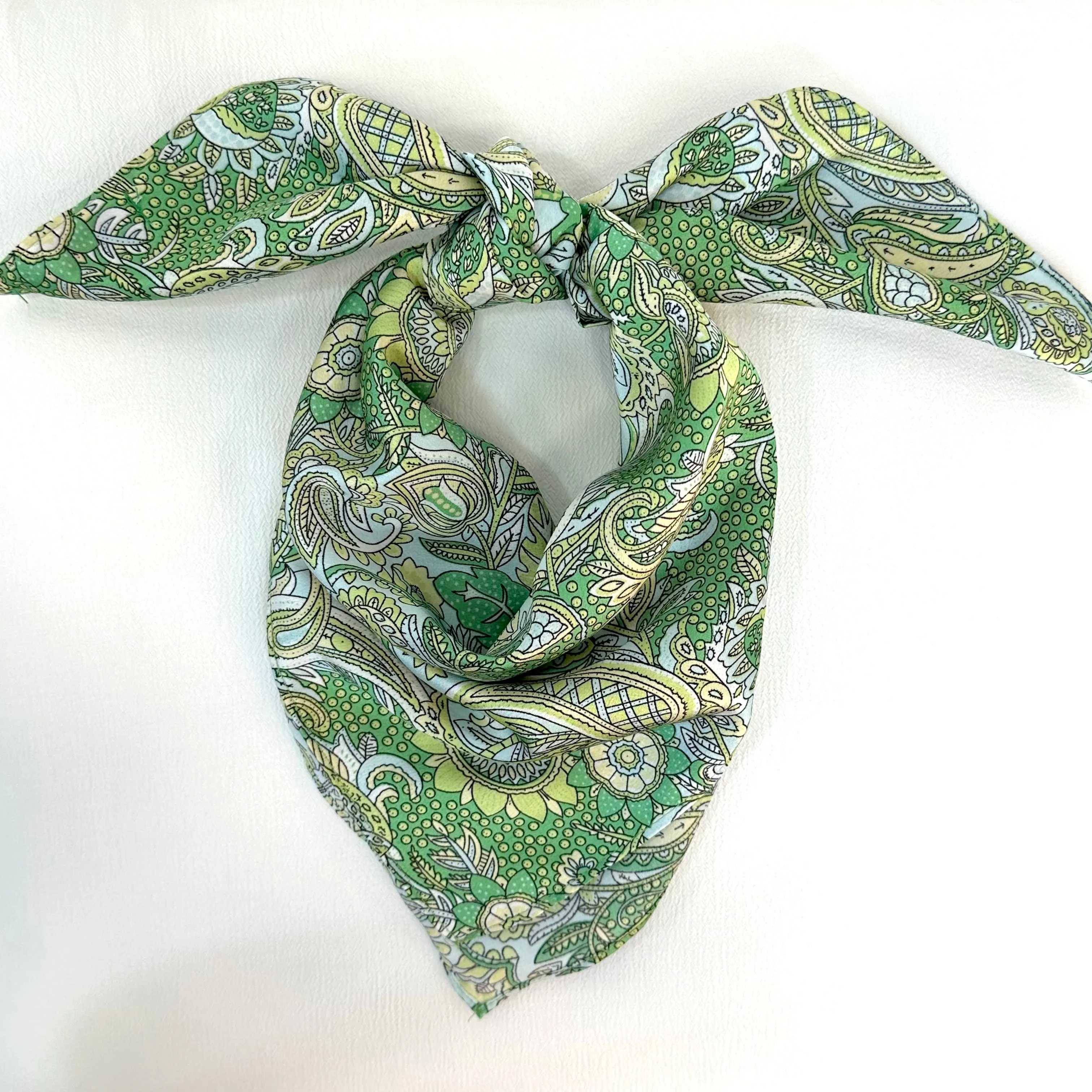 SQUARE HEAD SCARF (GREEN PATTERN)