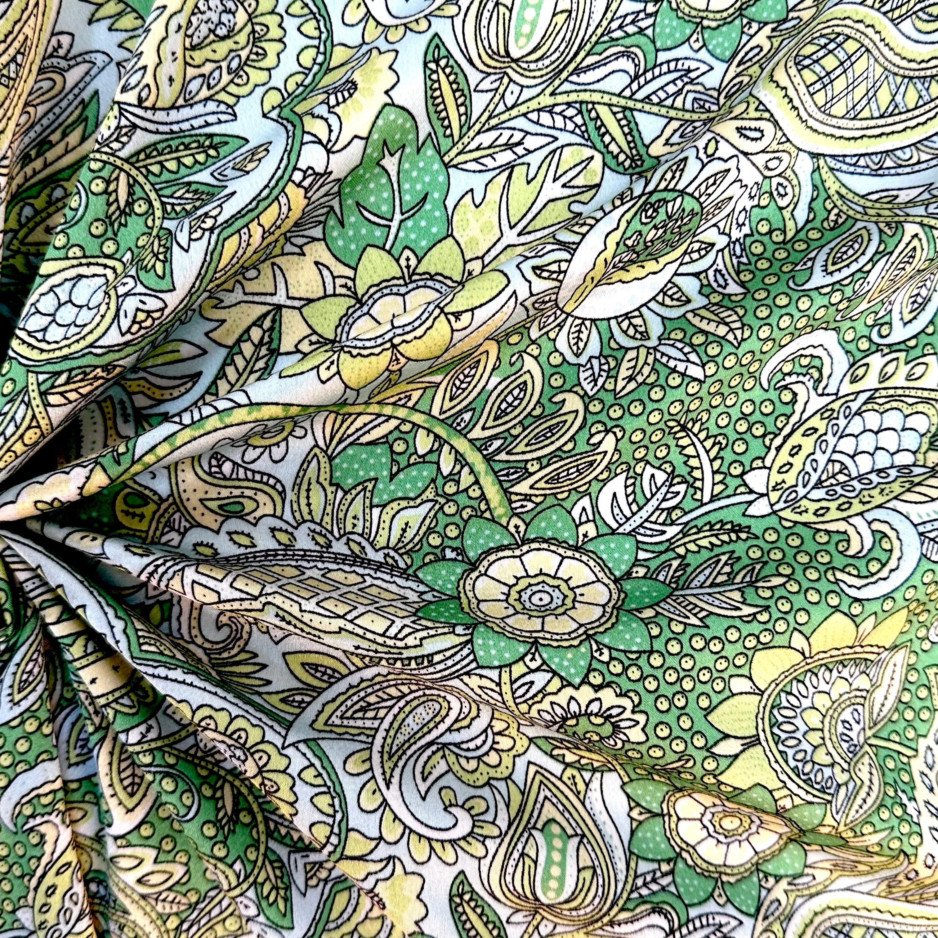 SQUARE HEAD SCARF (GREEN PATTERN)